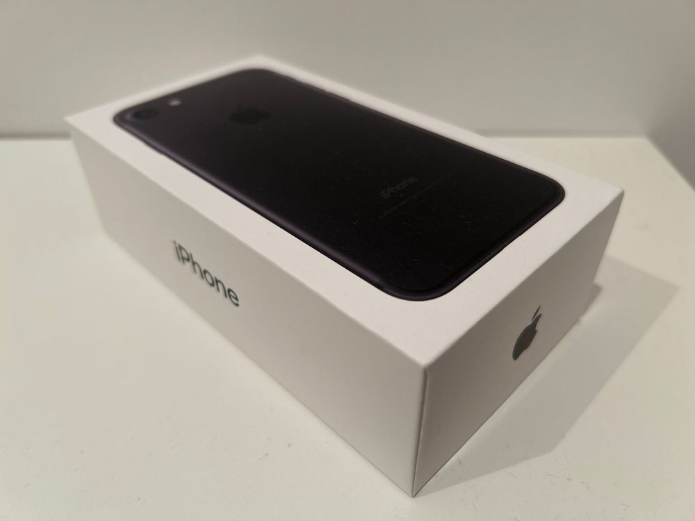 Caixa de iPhone 7 e fones originais