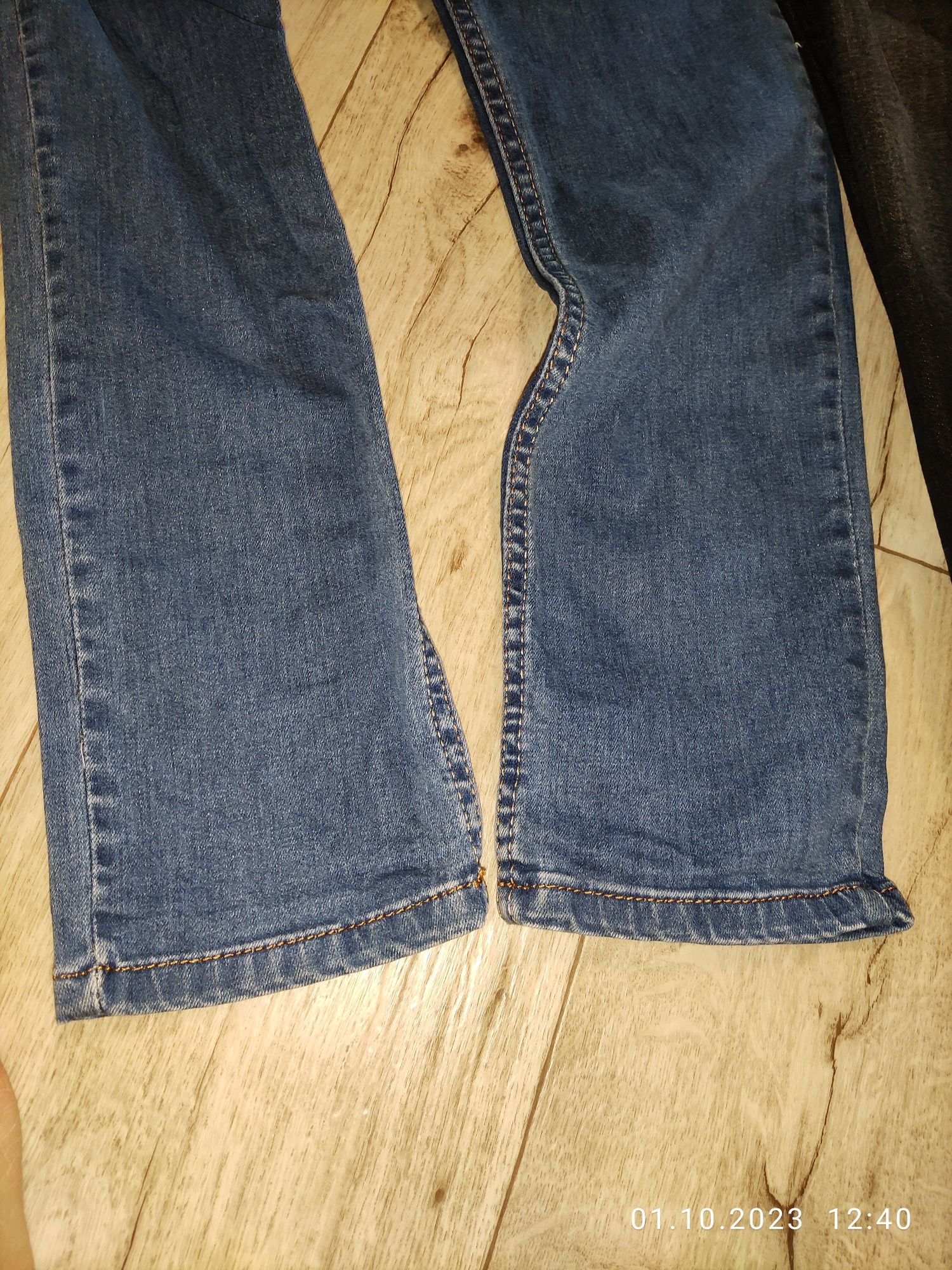 Джинсы на 9-10 лет джинси