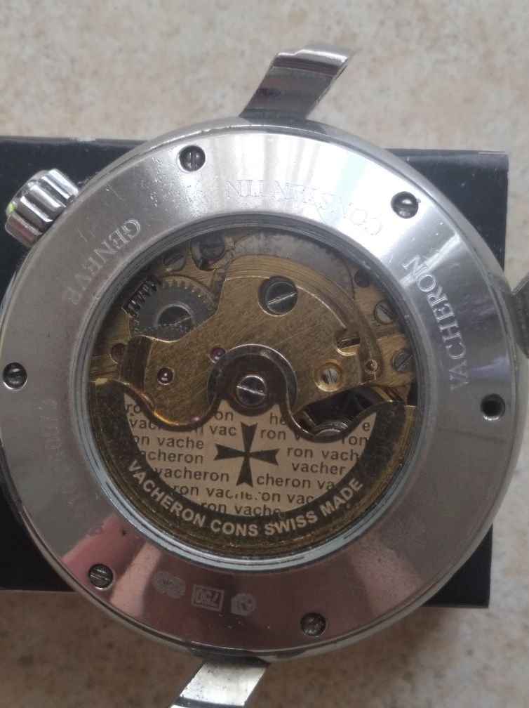 Часы Vacheron Constantine.
