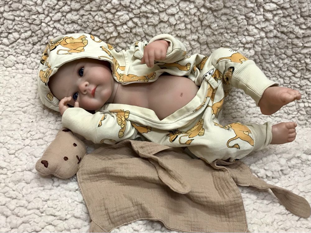 Lalka typu reborn z wyprawka dziewczynka