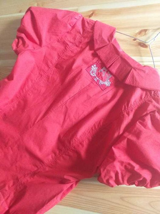 Czerwona sukienka firmy Airfield