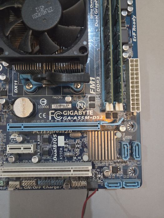 Gigabate GA- A55M DS2 + AMD A4 3400 series + 3GB + chlodzenie