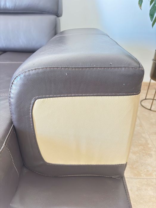 Sofá em cabedal com até 3 chaise longue