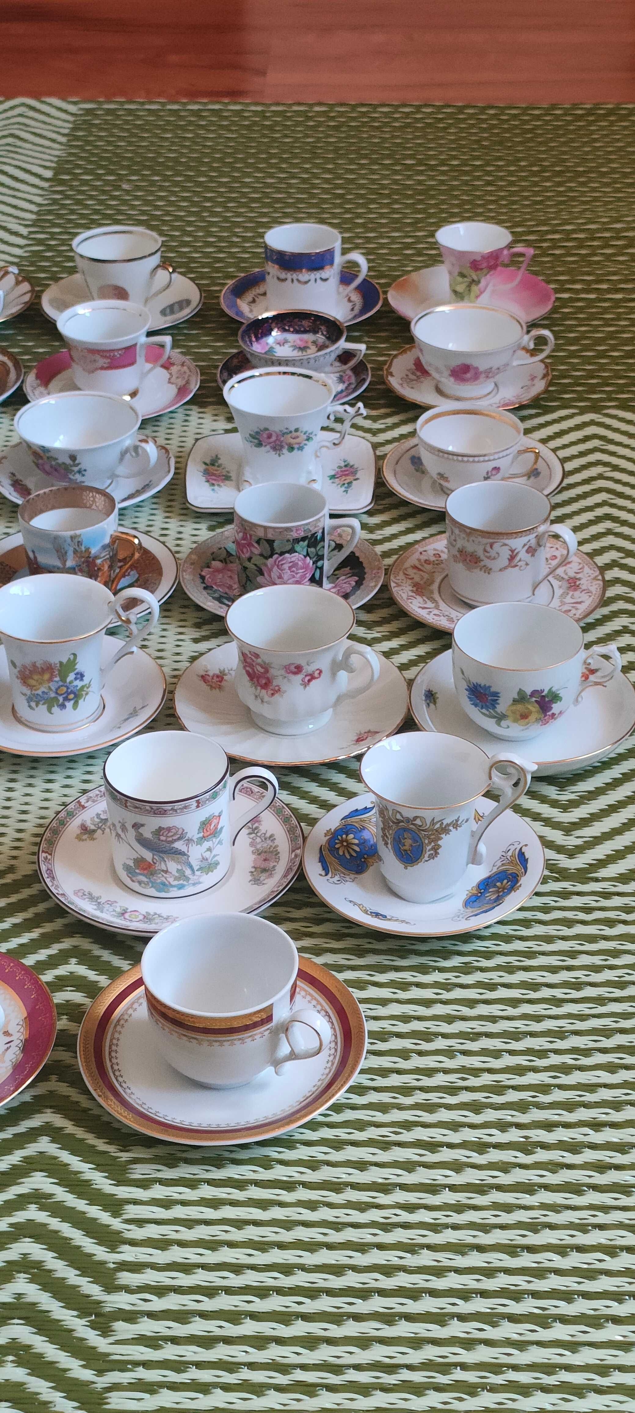 Sprzedam filiżanki z podstawką porcelana