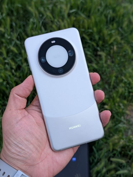 Huawei mate 60 pro (12/512 Harmony Play market top 10 камерафон 2025)