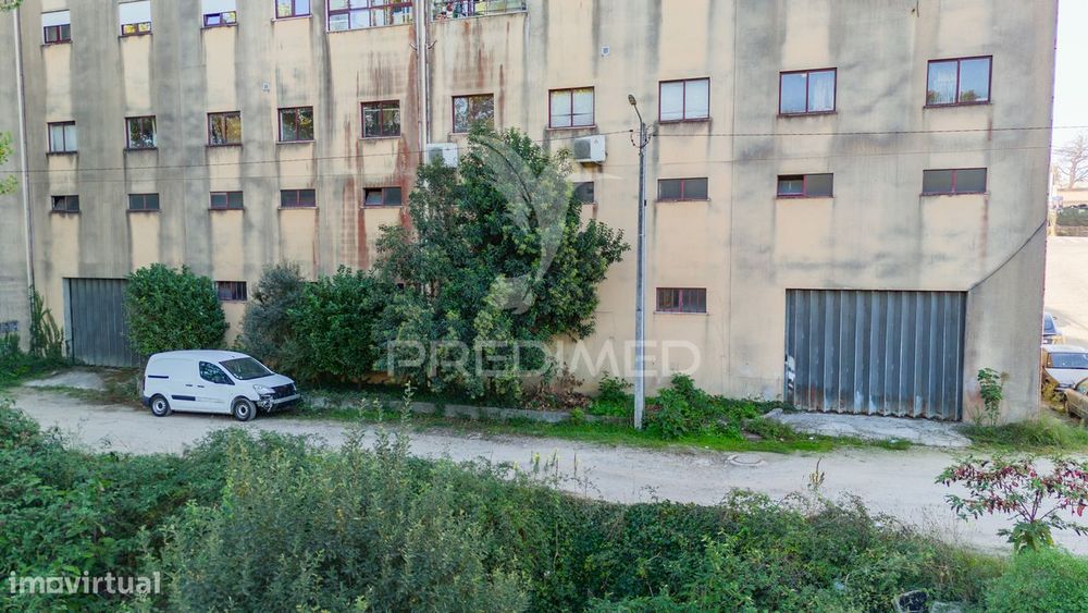 Armazém para Venda – Lago, Amares (241 m²)