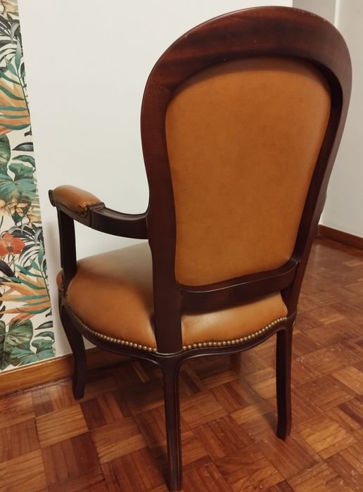 Cadeirão em pele