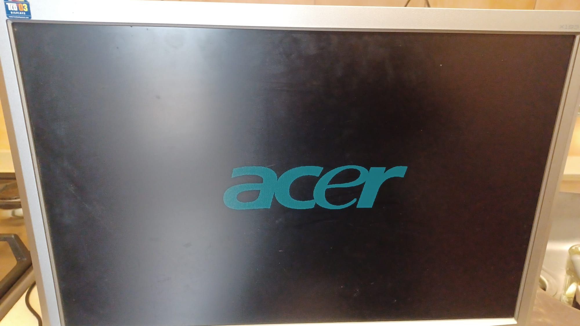 *SÓ 13,€ !!! Cabo HDMI + Monitor Acer LCD 15' Acer Model. X193W