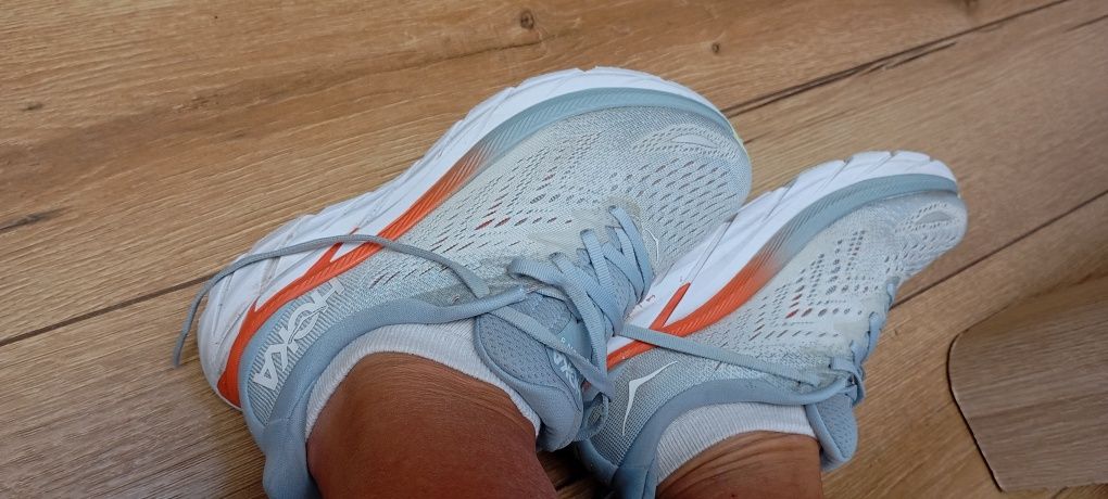 Buty Hoka clifton8 jak nowe 37.