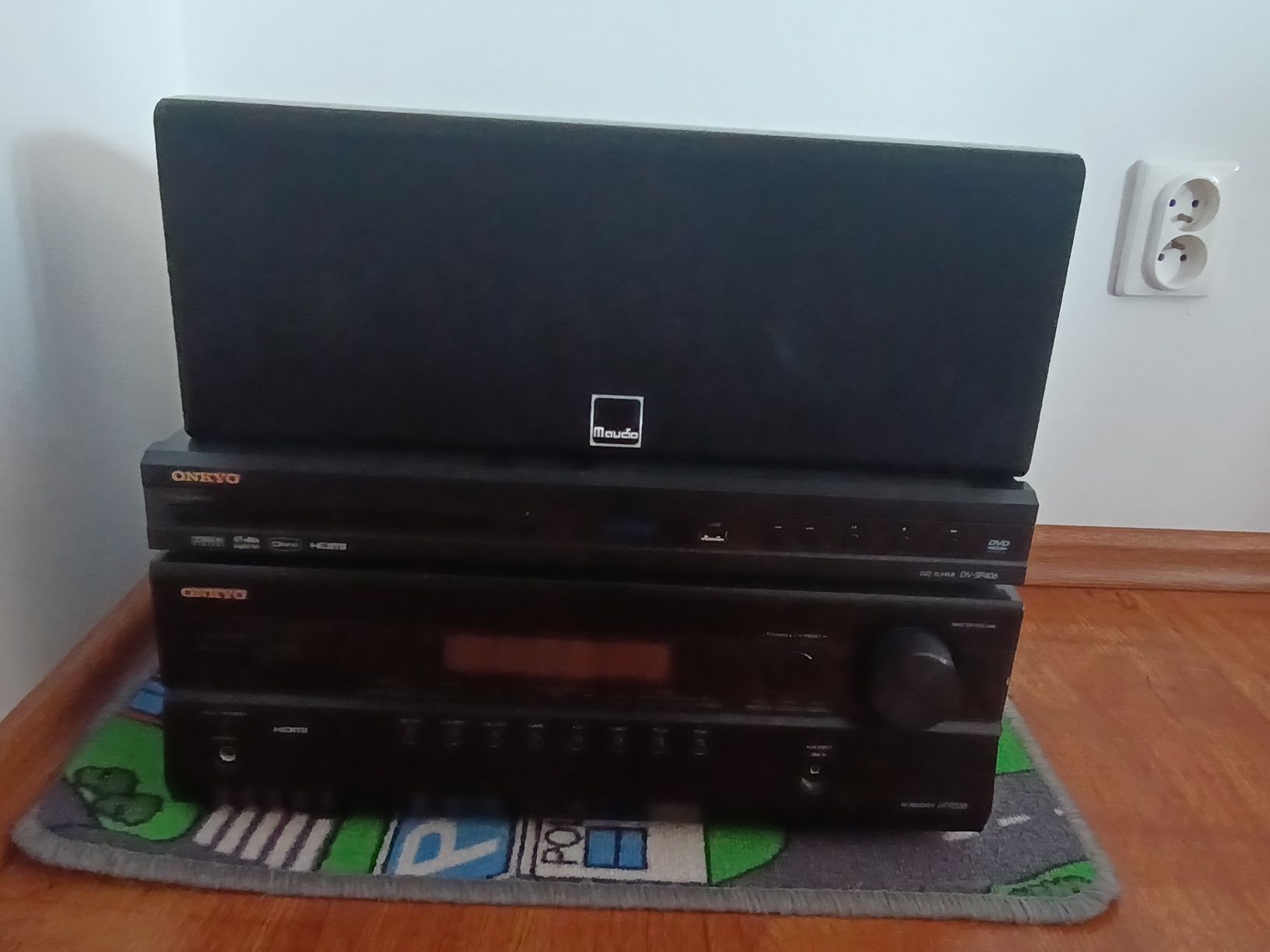Kino domowe Onkyo glosniki Maudio