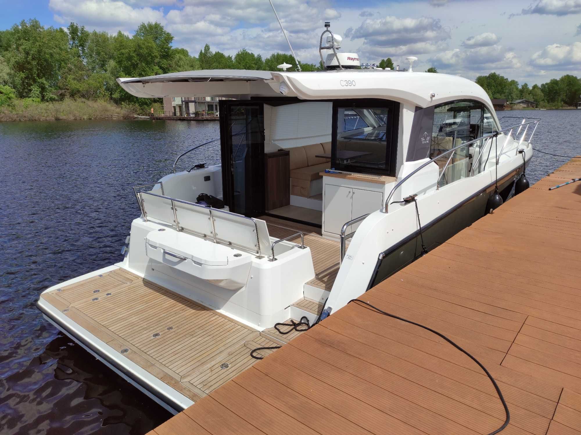 Продам яхту Sealine С390