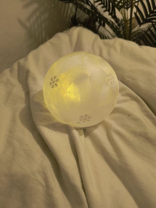 lampka świecąca kula zimowa śnieżna świąteczna