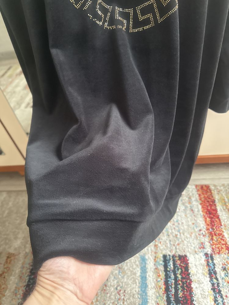 Tunika welurowa ze złotą aplikacją