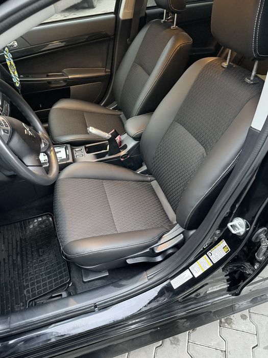 Mitsubishi lancer awd