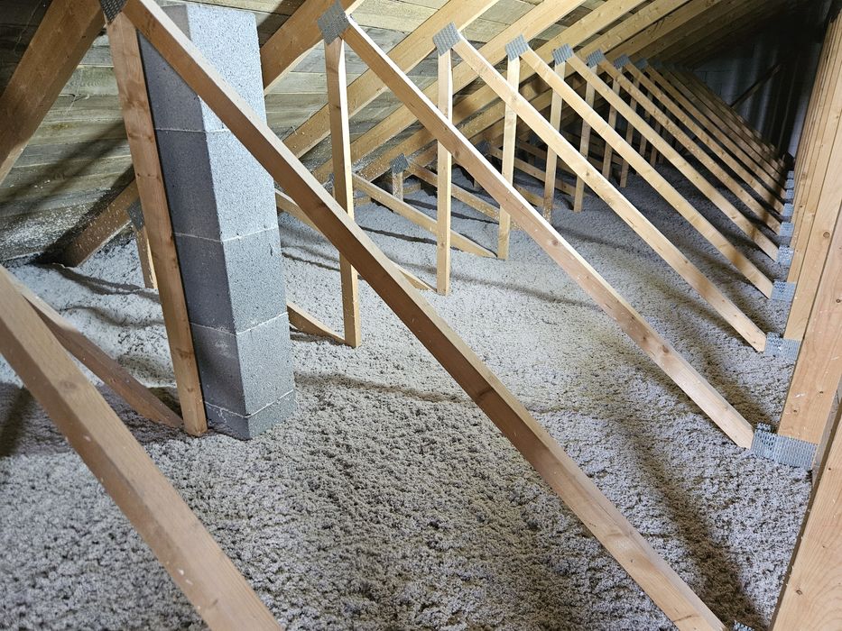 Ocieplanie Celulozą Izolacje Wdmuchiwane