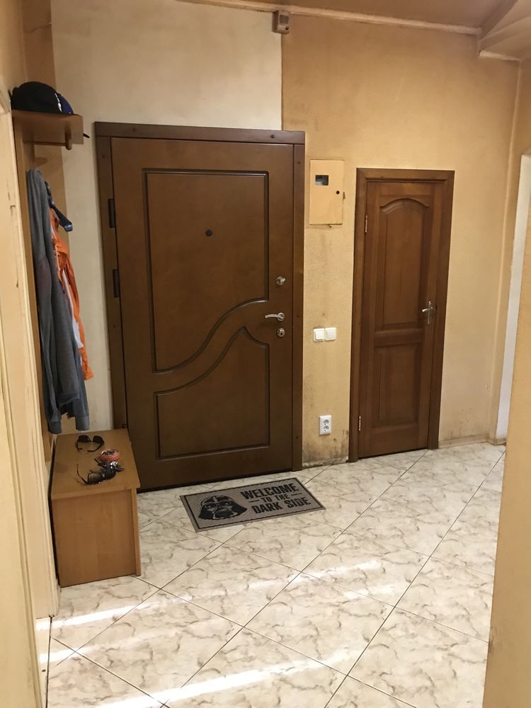 Продаж 3к квартири на Революцiйнiй