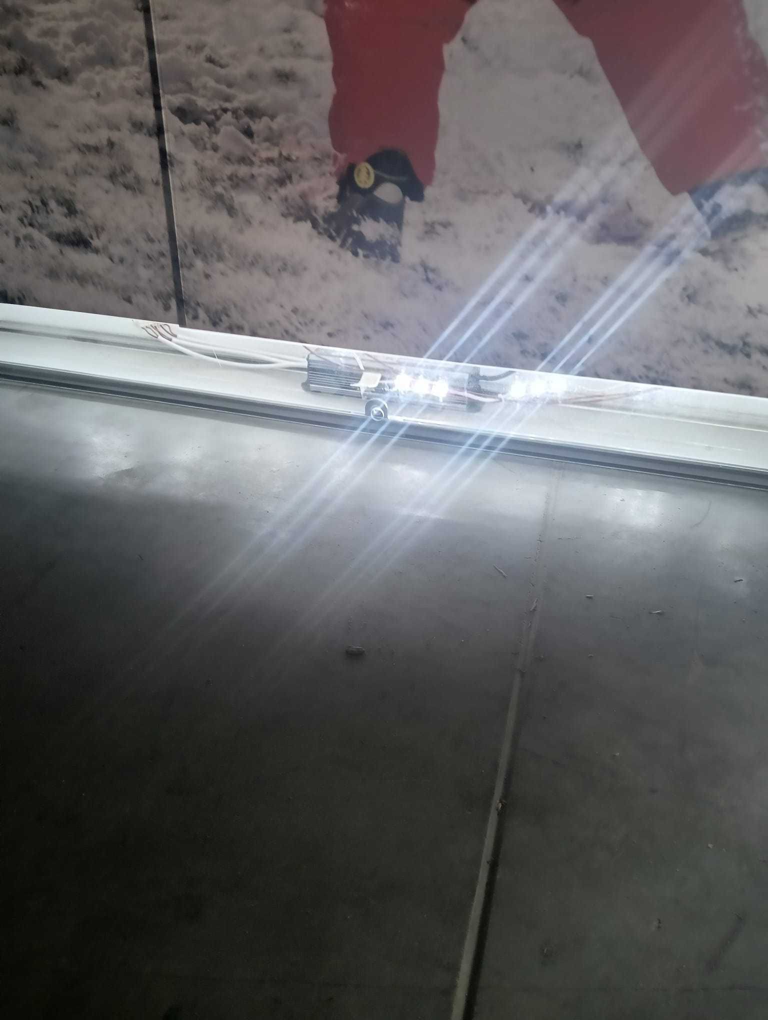 Ścianka podświetlana LED wystawowa, dwustronna, 3 elementowa
