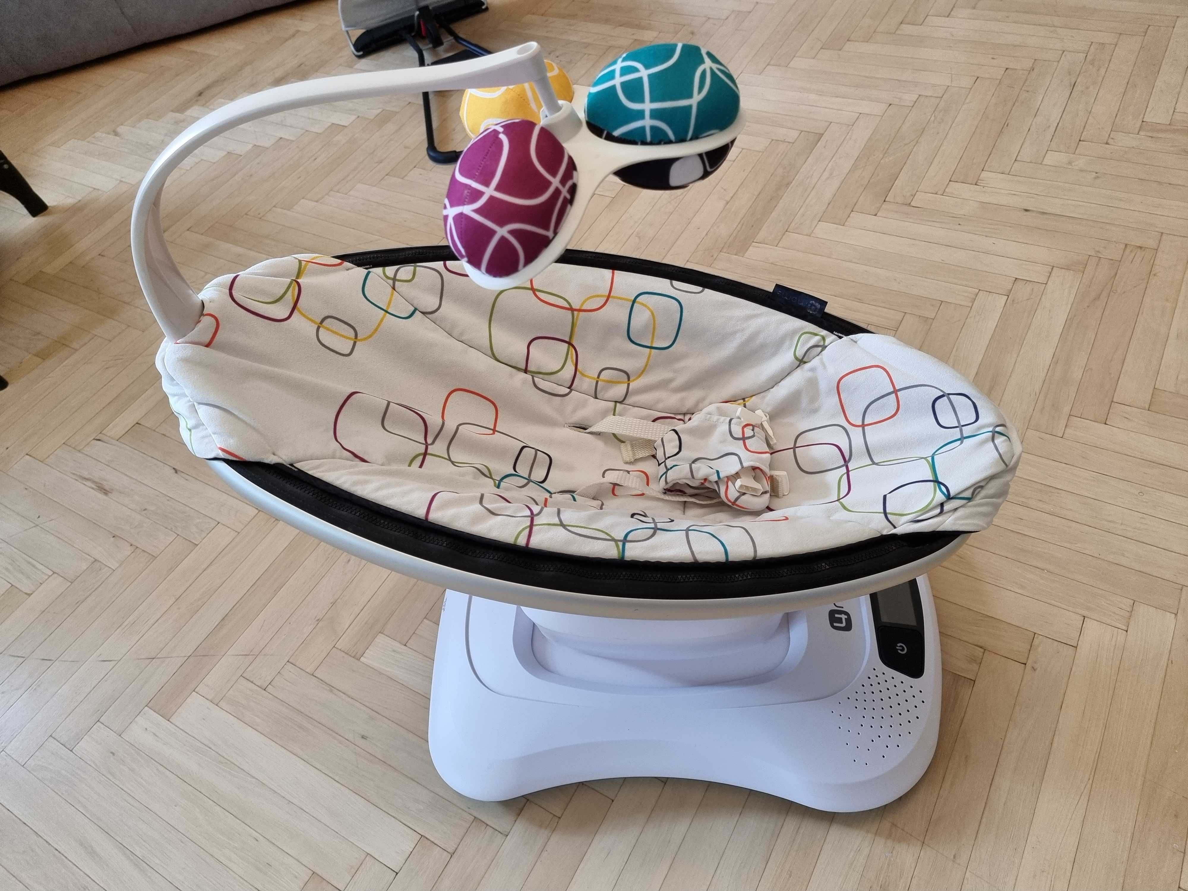 Заколисуючий центр 4Moms Mamaroo 4.0