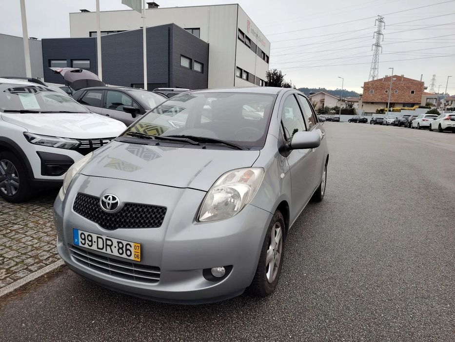Toyota Yaris 1.0 VVT-i AC+VSC