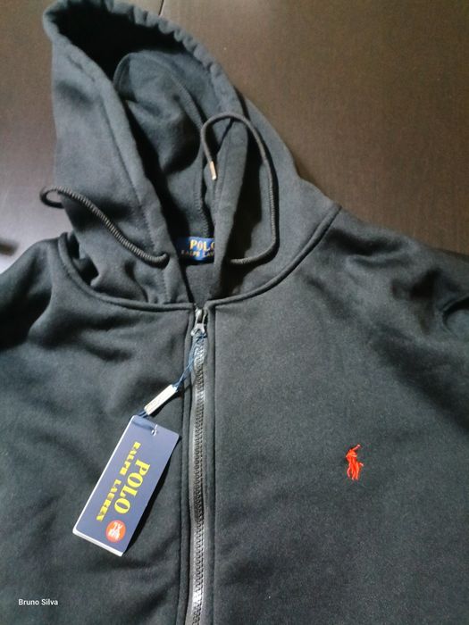 Camisola com capucho