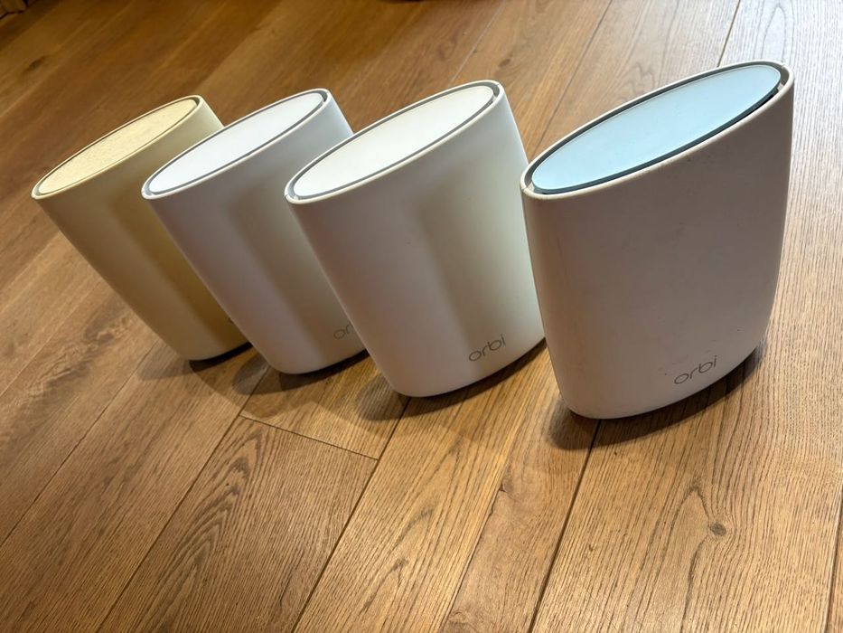 Zestaw Netgear Orbi (RBR50 + 3 x RBS50)