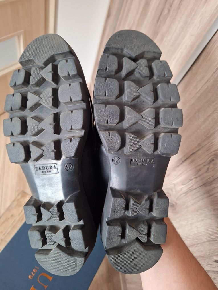 Buty obuwie mokasyny czarne skórzane damskie Badura 42