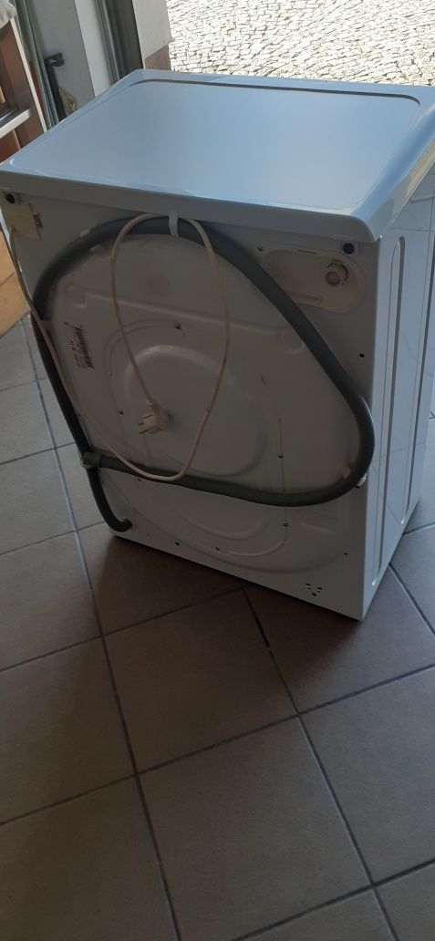 Używana pralka Indesit 6 kg wsadu