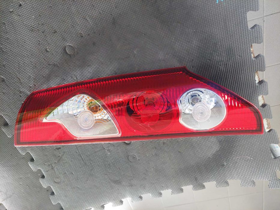 farolim NOVO Renault kangoo traz drt