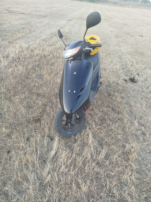 Хонда дио 34 49.9 кубов в комплекте с шлемом купил за 14к вложил 6к