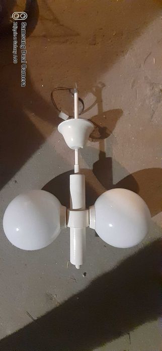 Żyrandol dwie białe kule