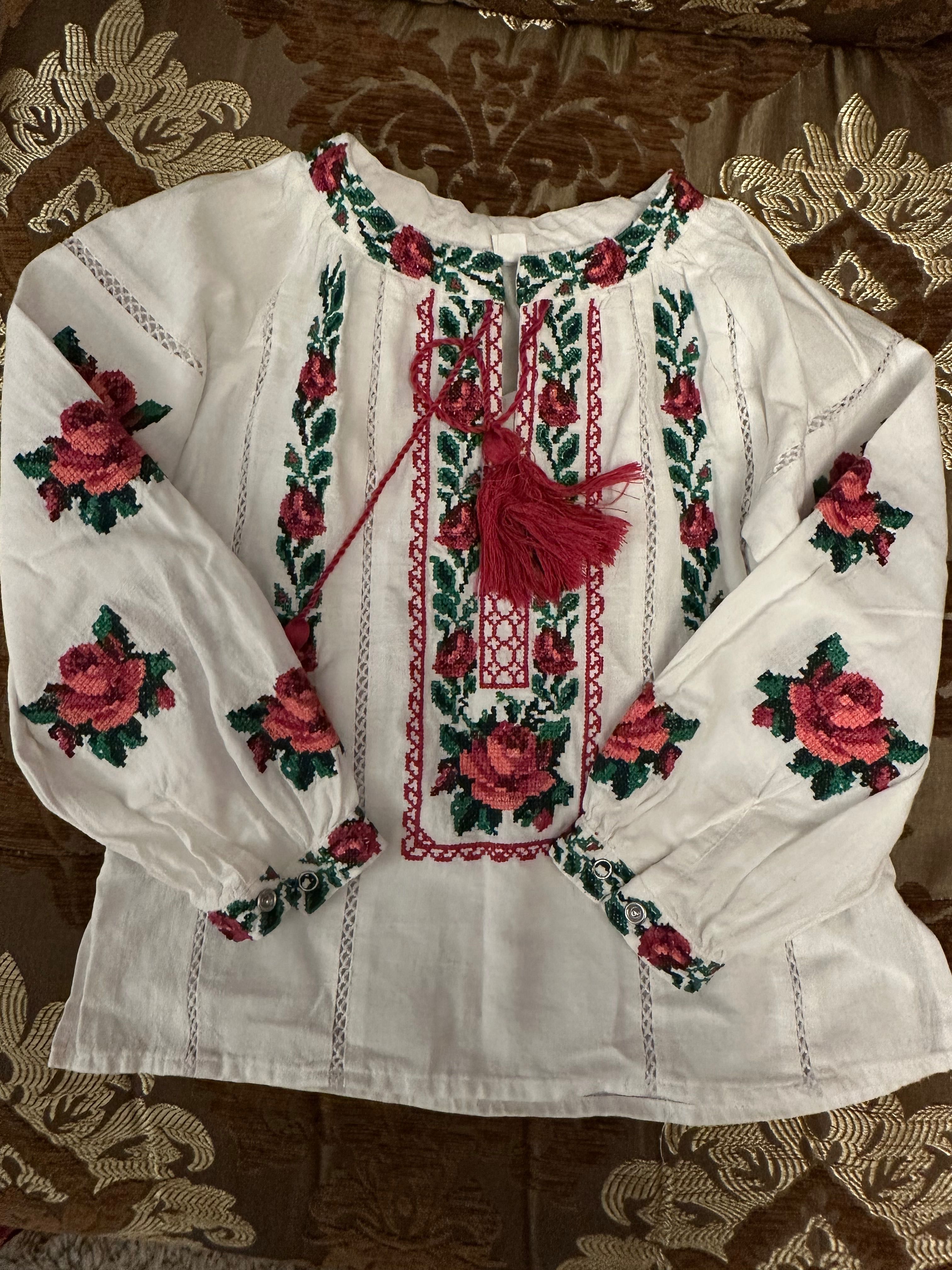 Вишиванка (ручна робота) на дівчинку