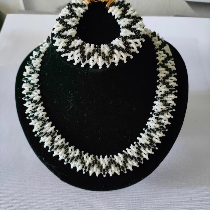 Кольє та силянки з чеського бісеру