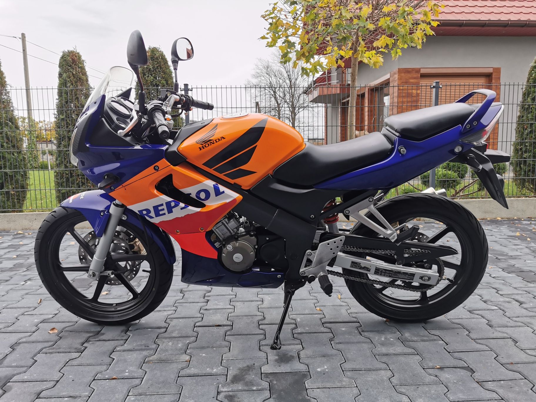 Honda CBR 125 Repsol Raty, Transport