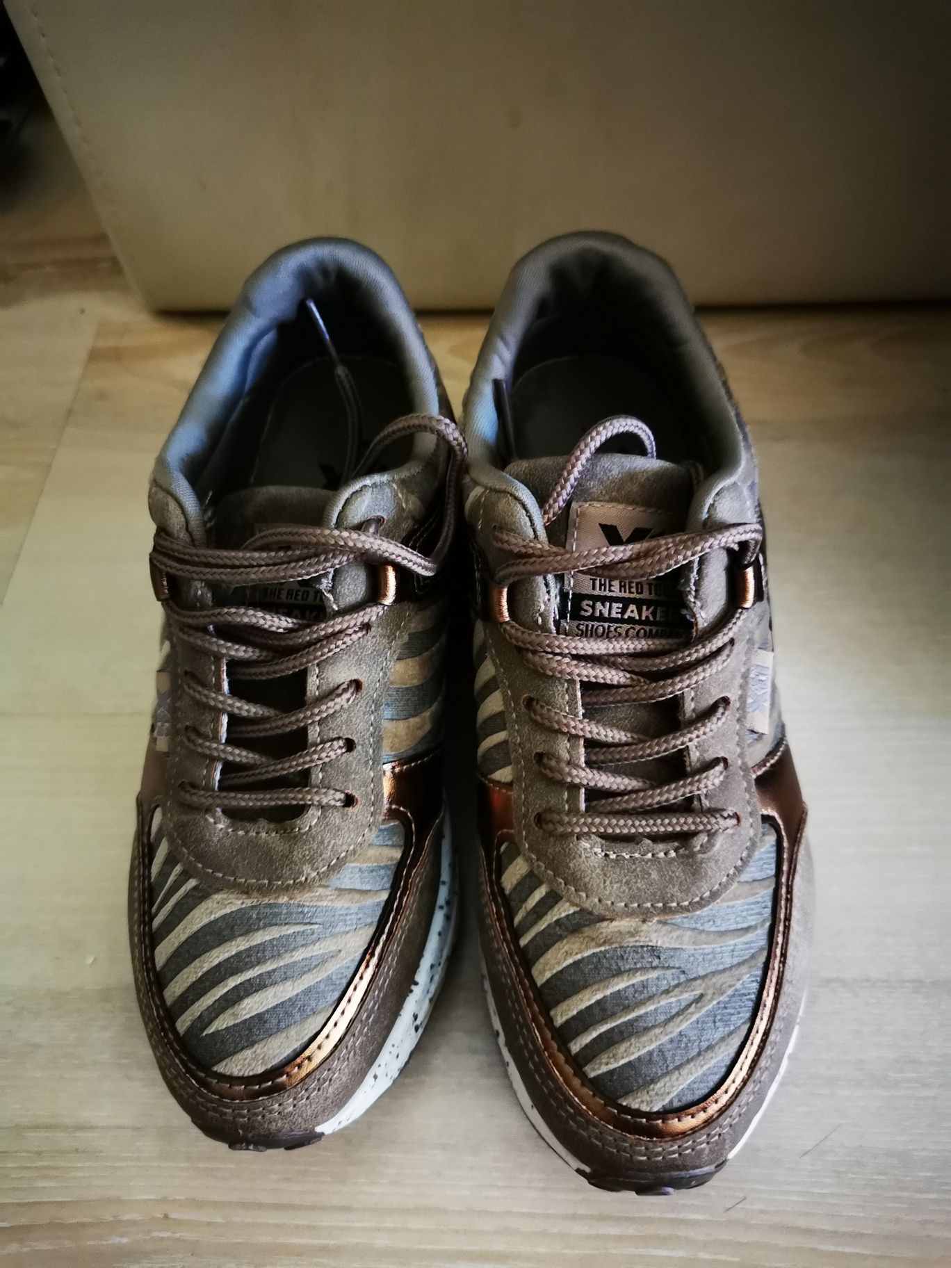 Buty sportowe Xti 35 sneacers