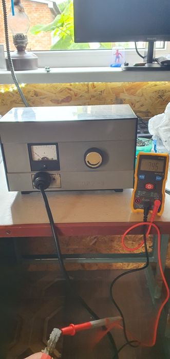 Зарядний пристрій 12/6