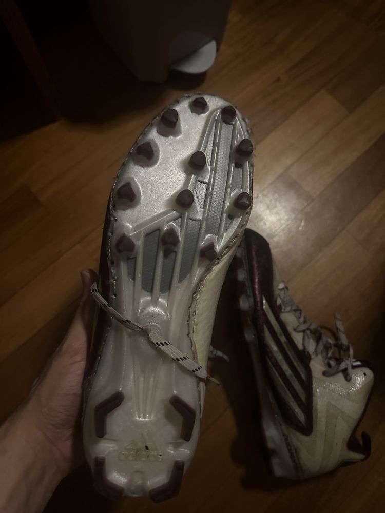 Chuteira de futebol americano
