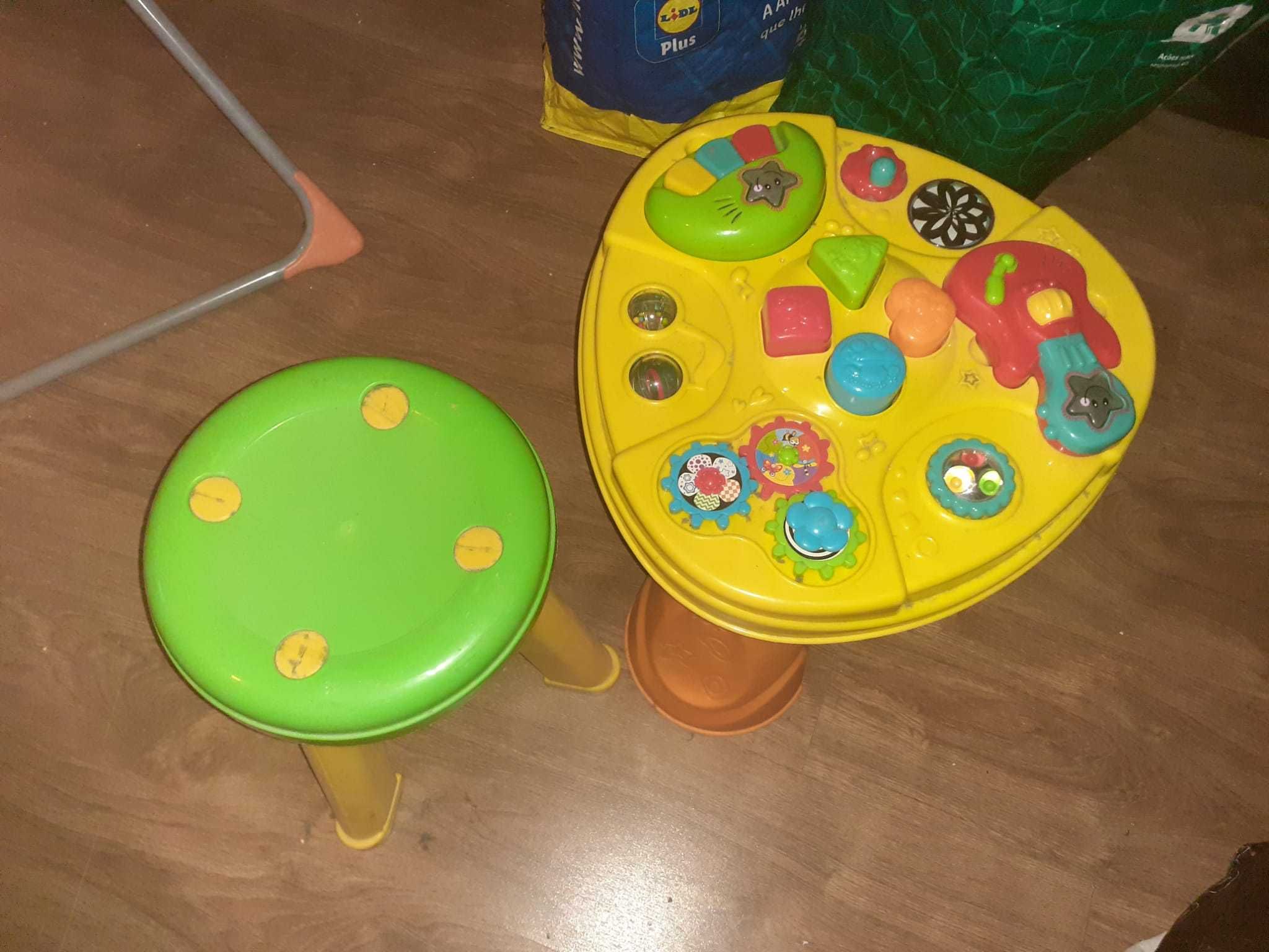 Mesa de atividades bebe