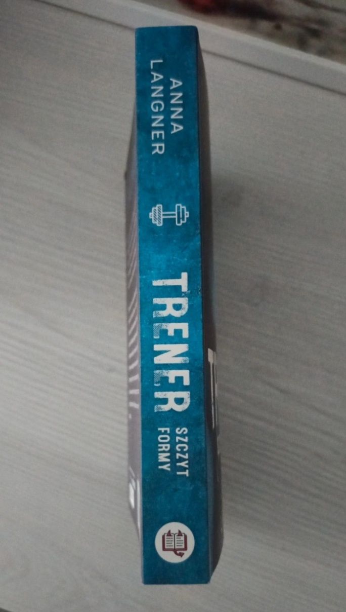 Książka "Trener" seria Facecie do wynajęcia