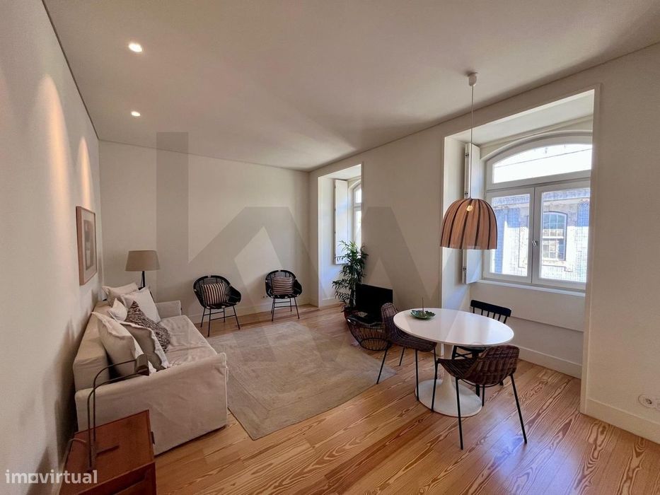 T1 mobilado no Chiado- Valor da renda inclui as despesas