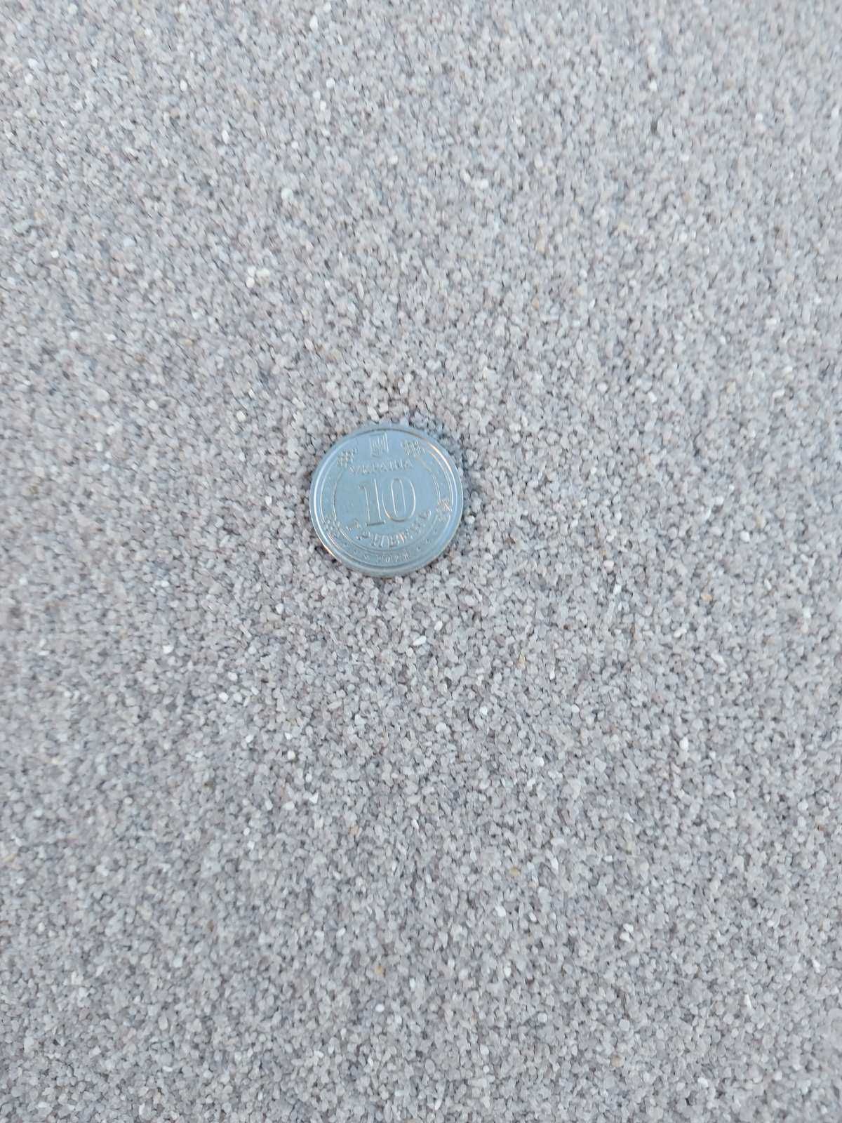 Песок кварцевый для пескоструйных работ. Бесплатно привезу по Киеву
