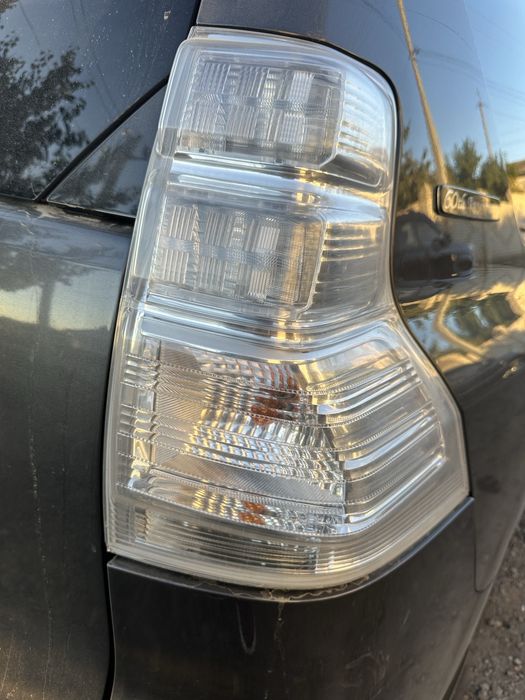 ПРОДАМ ФАРУ ЗАДНЮ ЛІВУ ТА ПРАВУ. Toyota LC Prado 150 2009-2013.