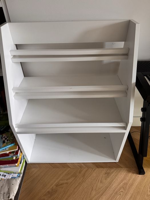 Szafka dziecieca na ksiazki