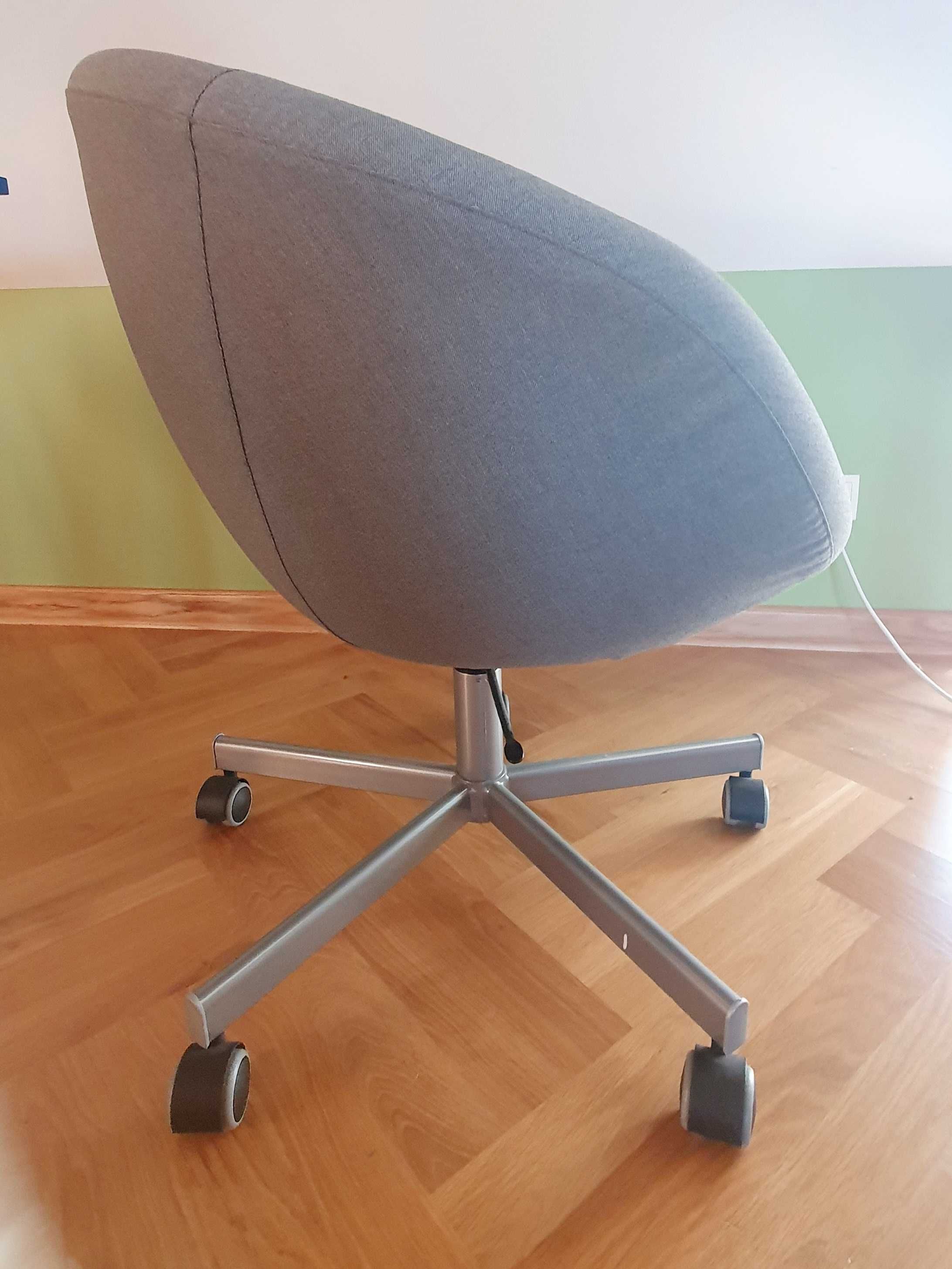 IKEA SKRUVSTA Krzesło do biurka Vissle szary 302.800.04