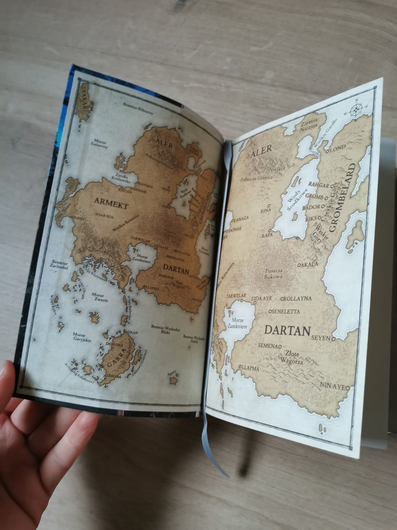 Pani dobrego znaku Wieczny pokój Tom 5 Feliks W Kres Fantasy