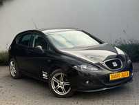 Seat Leon MPI Czarny benzynka Niski przebieg 130 tyskm benzynka Alu-felgi