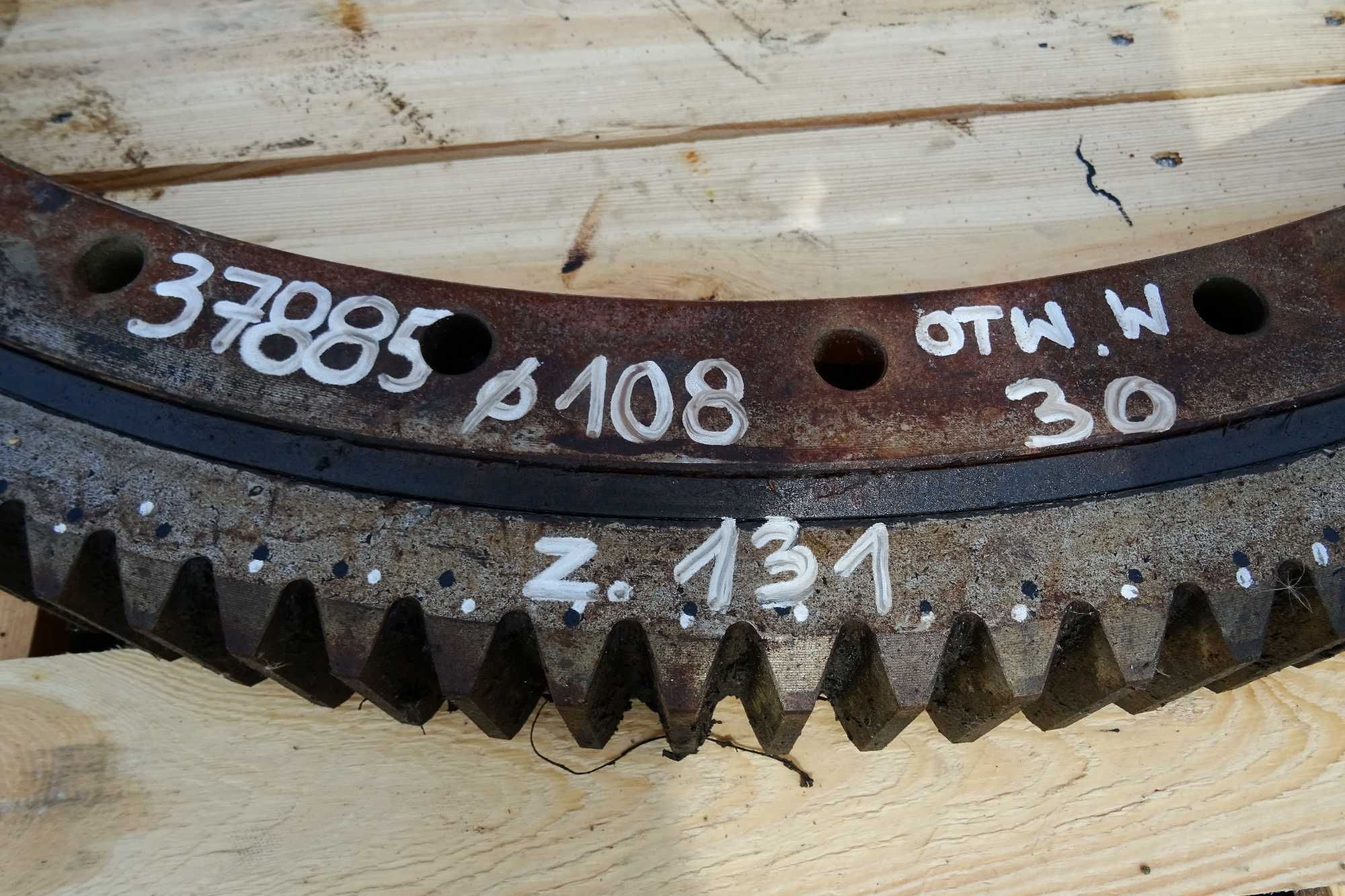 Wieniec obrotu. Łożysko obrotu do koparki O&K MH Plus. Slewing ring
