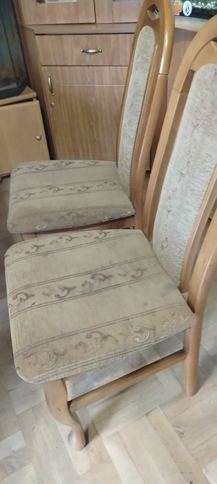 komoda krzesła szafa meble stòł