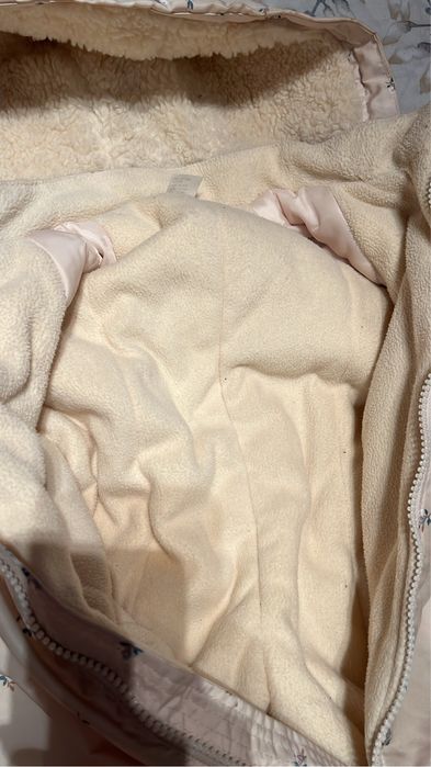 Продам зимовий дитячий комбінезон для дівчинки