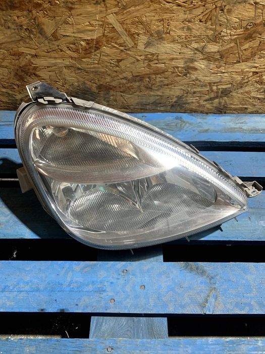 Farol Direito Mercedes A170