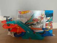 MATTEL Hot Wheels Zestaw GARAŻ 3 Poziomy TOR BGJ18